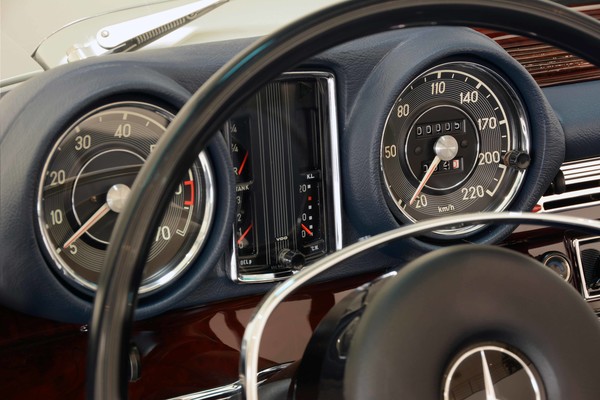 Mercedes Benz 280 Se Cabriolet Classics Brabus