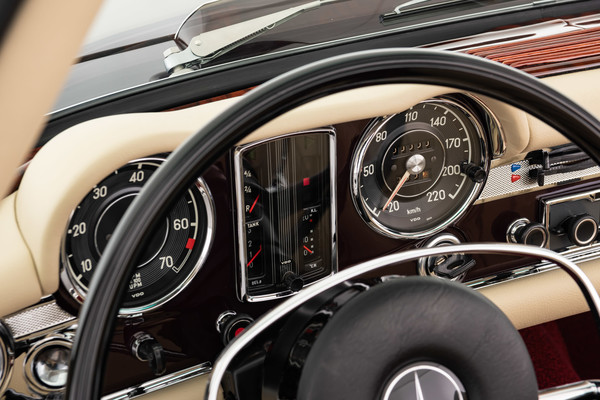 Mercedes Benz 280 Sl Pagoda Classics Brabus