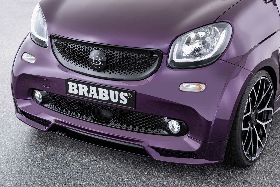 Smart ForTwo Brabus Electric Drive is a black and green upgrade