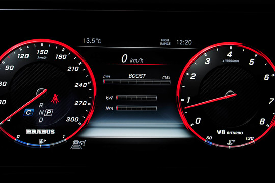 BRABUS speedometer 300 km/h (186 mph)