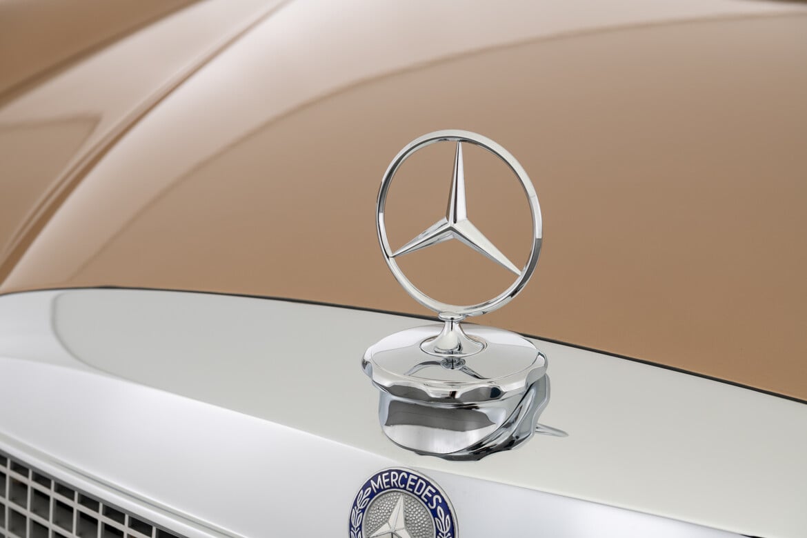 Emblème/badge - Mercedes Hood Star Gold Edition - Équipement auto