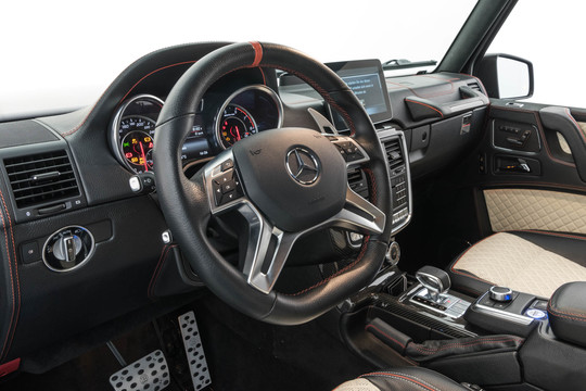Completion Package: Leather Steering Wheel & Dashboard