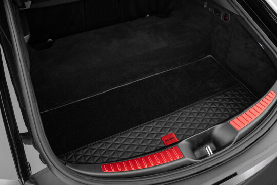 Leather trunk mat quilted 