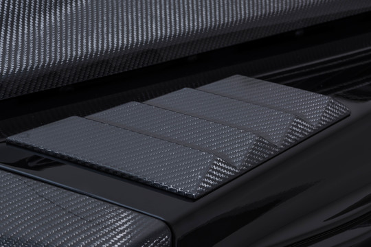 Carbon fender attachments glossy